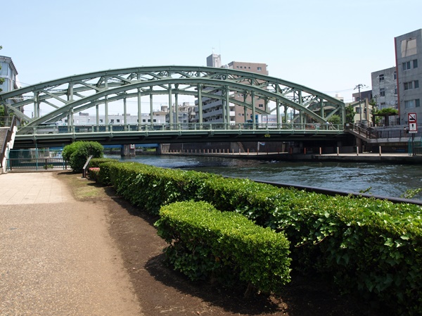 萬年橋と小名木川