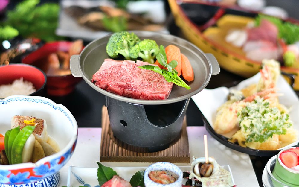 屋形船「濱進」横浜港/八景島 葉山牛ステーキ会席