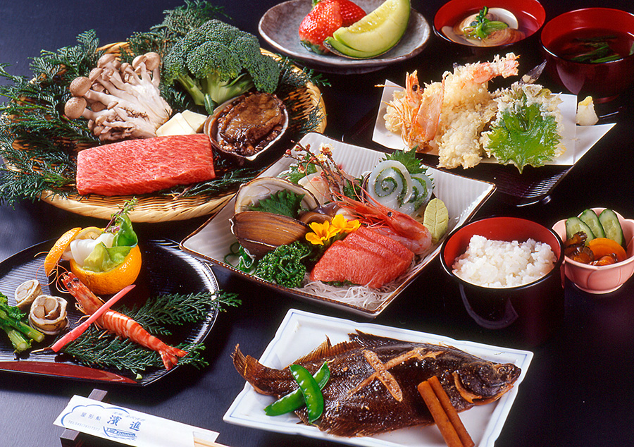 屋形船「濱進」横浜港/八景島 大名の宴会席