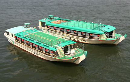 江戸川の屋形船「あみ貞」