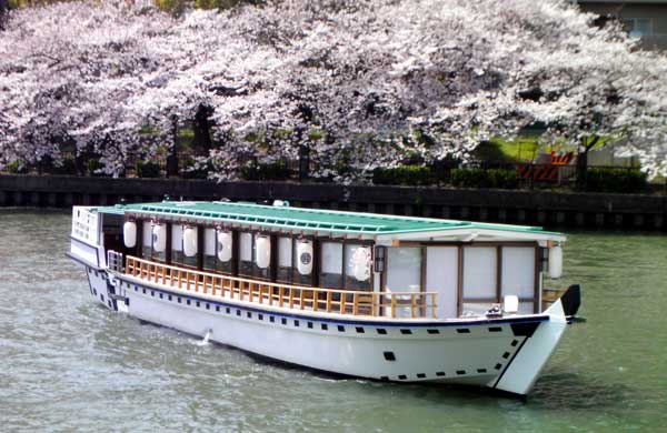水都大阪を優雅に楽しむ大喜丸の屋形船