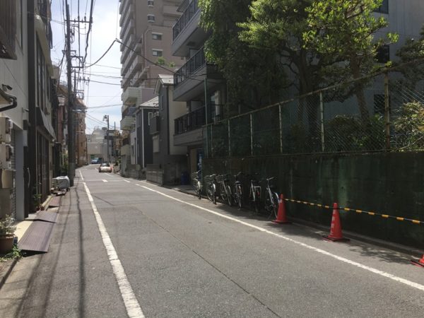 おはぐろどぶはそのまま道路に